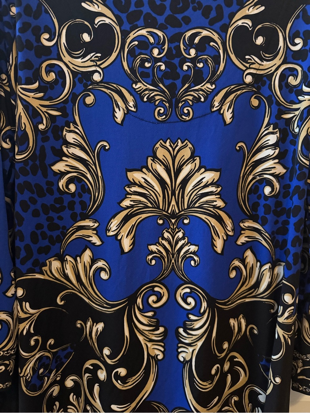 JM Collection Size 2X Royal Blue and Black V-Neck Tunic with Baroque Print - Picture 3 of 5